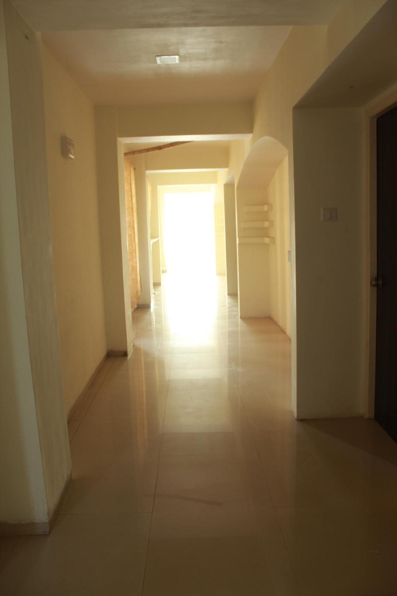 Hotel Skylark Vapi Buitenkant foto